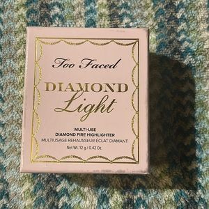 TOO FACED DIAMOND LIGHT MULTI-USE DIAMOND FIRE HIGHLIGHTER